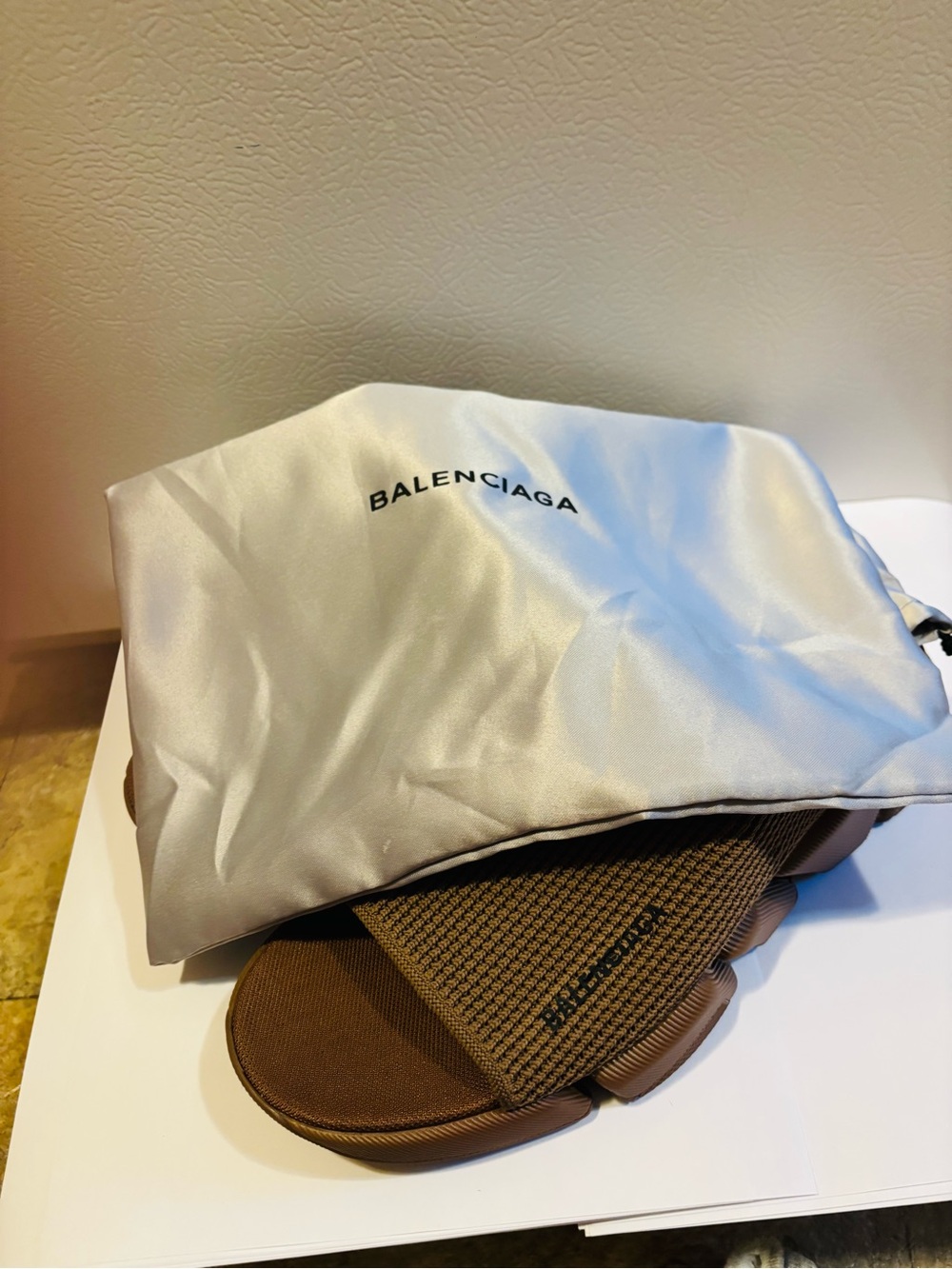 Balenciaga women’s Brown Knit Slides - Picture 8 of 8